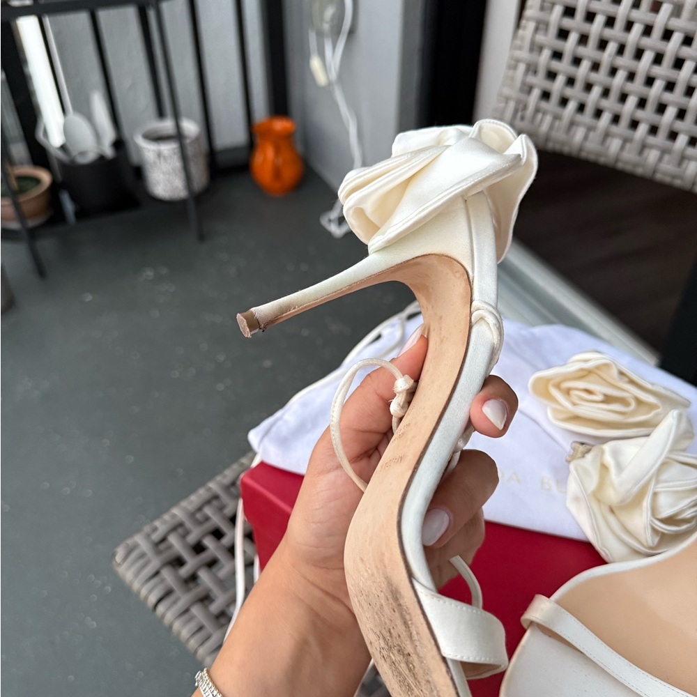 MAGDA BUTRYM
Off-White Double Flower Heeled Sandals - Picture 10 of 17